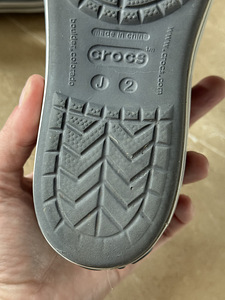 Crocs , размер J2 (4 фото из 4)