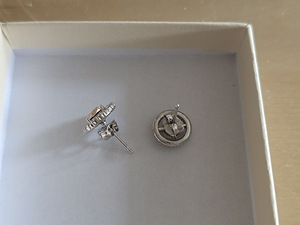 Серьги Lily and Rose (3 фото из 9)