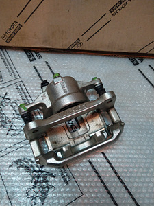 Toyota Lexus 47730-02590 47750-02490 04465-0W250 (4 foto / 7)