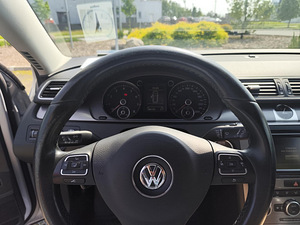 Volkswagen Passat (3 фото из 14)