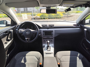 Volkswagen Passat (4 фото из 14)