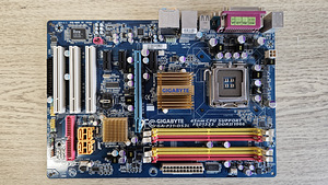 Motherboard (2 foto / 2)