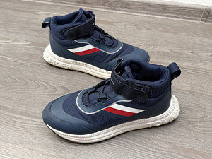 Tommy Hilfiger jalanoud suurus 39 (1 foto / 3)
