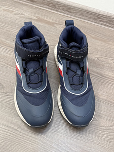 Tommy Hilfiger jalanoud suurus 39 (2 foto / 3)