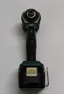 Akutrell Makita DTD152 + aku 4,0Ah (4 foto / 6)