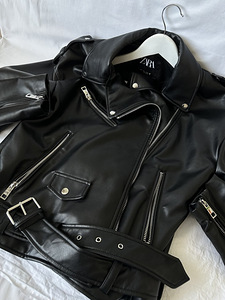 Куртка Zara новая (2 фото из 3)