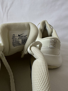 Кроссовки Nike, летние (2 фото из 2)