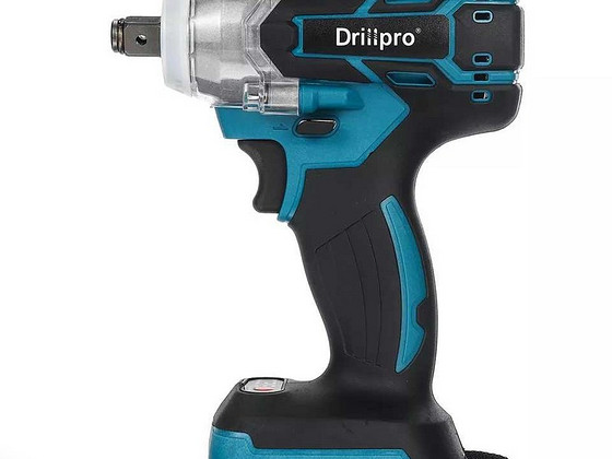 Гайковерт 1/2 + 1/4, работает на аккумуляторах Makita 18V