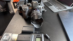 Panasonic Lumix DC-GH5 täiskomplekt (1 foto / 5)