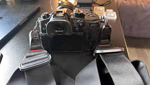 Panasonic Lumix DC-GH5 täiskomplekt (3 foto / 5)