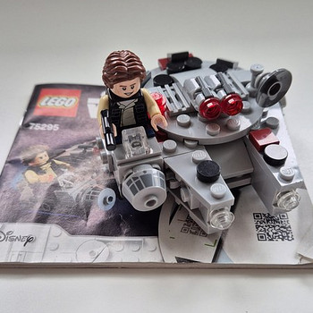 Millennium Falcon Microfighter 75295 - Star Wars - LEGO