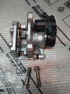 Toyota Lexus 47850-48160 46310-33010 90105-14218 (2 foto / 3)