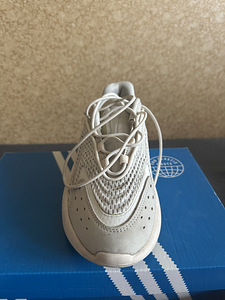 Adidas Ozelia (2 foto / 6)