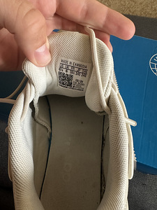 Adidas Ozelia (6 foto / 6)