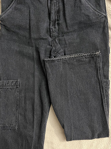 Женские джинсы (3 фото из 4)