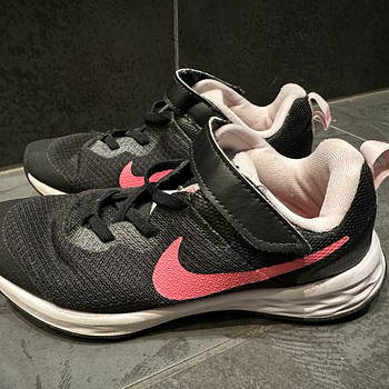 Nike tossud s.33