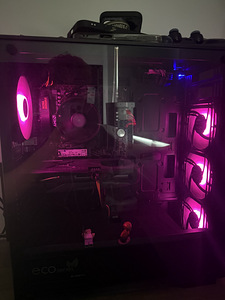 Gaming pc (1 foto / 3)