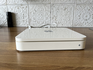 Apple AirPort Time Capsule 1TB (1 foto / 4)