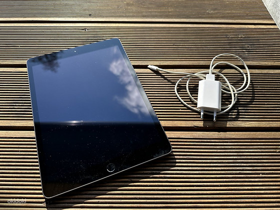 Apple iPad 8-го поколения 32GB WiFi + Cellular 4G Space Gray