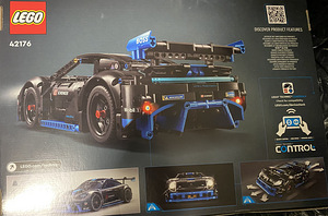 LEGO® 42176 Technic PORSCHE GT4 E-PERFORMANCE ГОНОЧНЫЙ АВТОМОБИЛЬ (2 фото из 2)