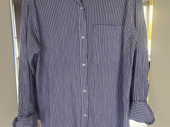H&M helesinine triiksärk, size XS-S