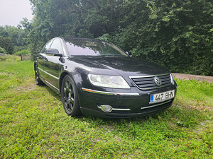 Volkswagen Phaeton (1 фото из 15)