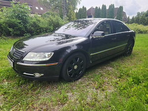 Volkswagen Phaeton (4 фото из 15)