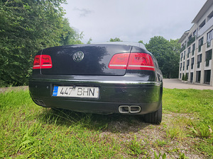 Volkswagen Phaeton (10 фото из 15)