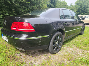 Volkswagen Phaeton (11 фото из 15)