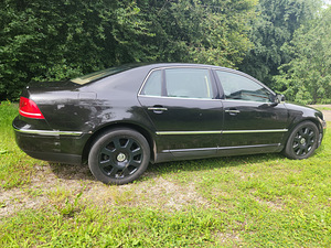 Volkswagen Phaeton (12 фото из 15)