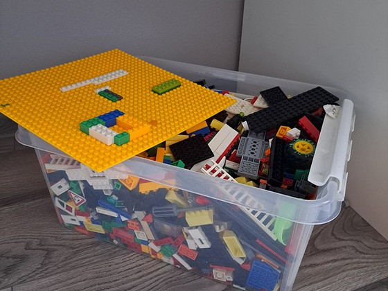 Целый ящик Lego