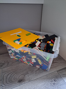 Целый ящик Lego (1 фото из 1)