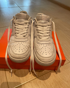 Nike Shoes (1 фото из 2)