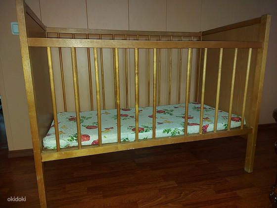 Продаётся детская кроватка с матрасом