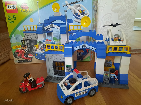 Lego Duplo полицейский участок