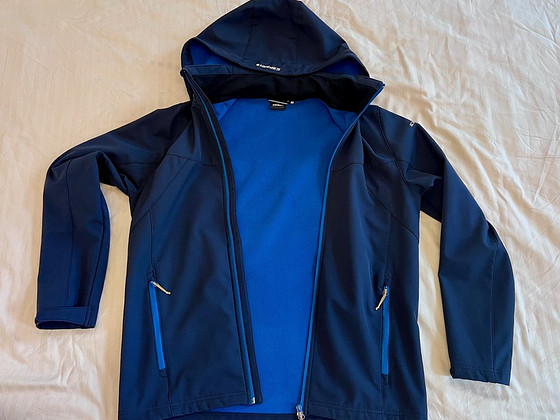 Продается немного б/у мужская куртка Icepeak (L)