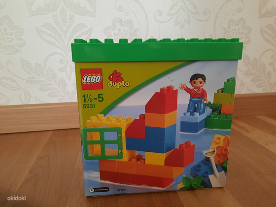 Набор кубиков Lego Duplo с базовой пластиной