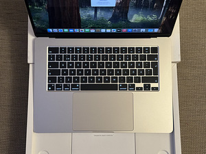 Apple Macbook Air 15 M3 2024 8/512GB Starlight SWE как новый (3 фото из 7)
