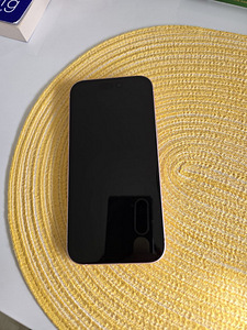 iPhone 15 256Гб (2 фото из 2)