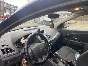Renault Megane (12 фото из 13)