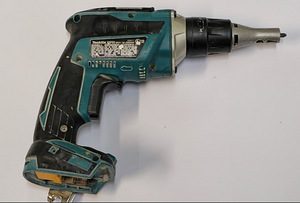 Аккумуляторная дрель для гипсокартон Makita XSF03R без аку (3 фото из 5)