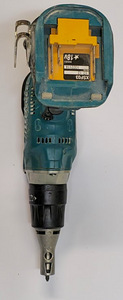 Аккумуляторная дрель для гипсокартон Makita XSF03R без аку (4 фото из 5)