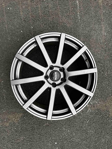 BMW 20" valuveljed 9,5 laiad, ET 40 ,keskava 74,1 (2 foto / 5)