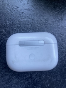 Airpods pro (2 фото из 3)