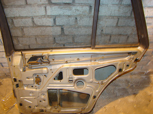 Mercedes W124T, parem esim. uks lisadega,hõbe,korralik (4 foto / 10)