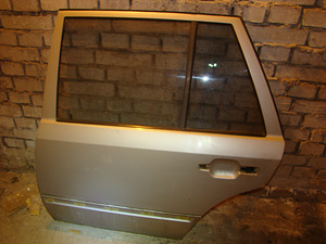 Mercedes W124T, parem esim. uks lisadega,hõbe,korralik (8 foto / 10)