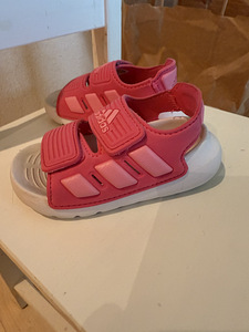 Кросовки Adidas 23 (5 фото из 7)