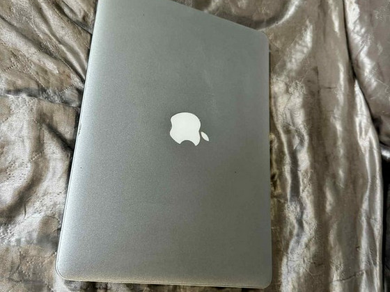 Macbook Pro 15" 2,6 ГГц - 256 ГБ I7