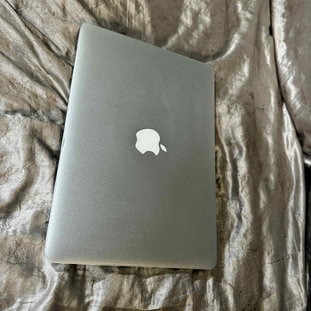 Macbook Pro 15" 2,6 ГГц - 256 ГБ I7