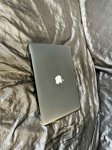 Macbook Pro 15" 2,6 ГГц - 256 ГБ I7 (2 фото из 2)